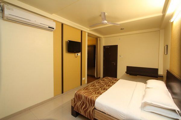 Hotel Bhagyalaxmi Shirdi Exterior foto